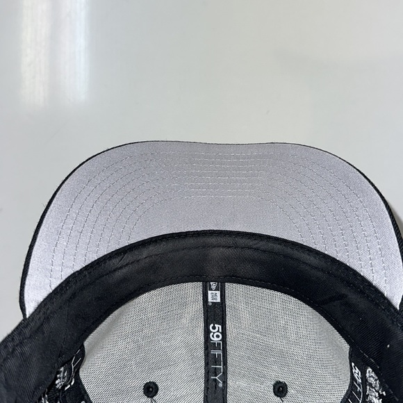 New Era NY Hat - Picture 4 of 7